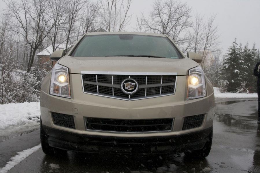  Cadillac SRX Crossover 2010 года  (фото 30 из 95)
